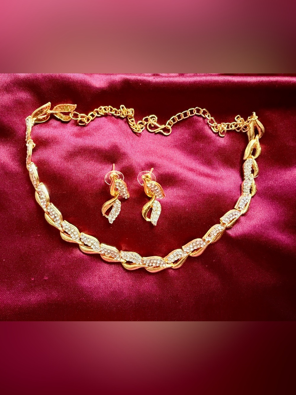 Elegant Gold-Tone Crystal Twist Necklace & Earring Set - Gold